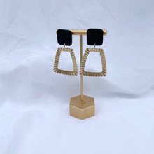 Load image into Gallery viewer, Zoe - textured black