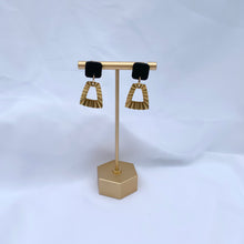 Load image into Gallery viewer, Zoe - textured black